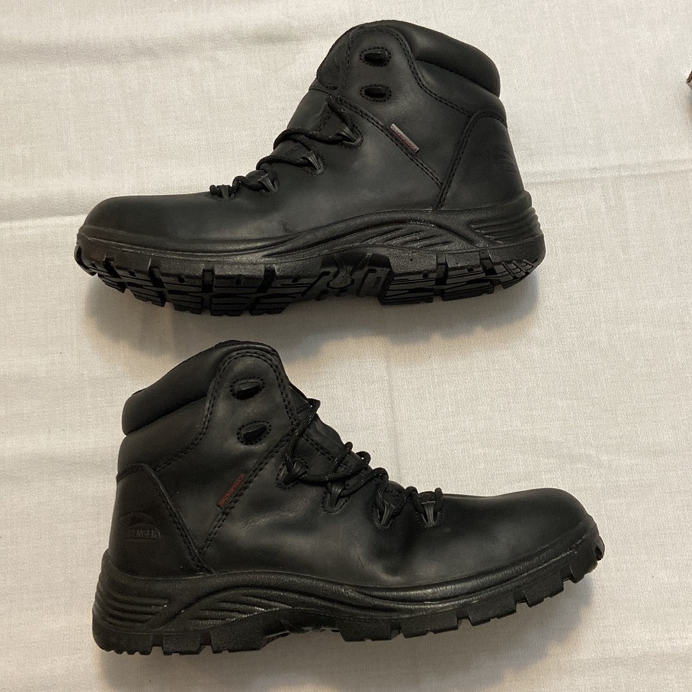 Mens Black Leather Waterproof Work-boots - NEW In Box! Size 11.5 W